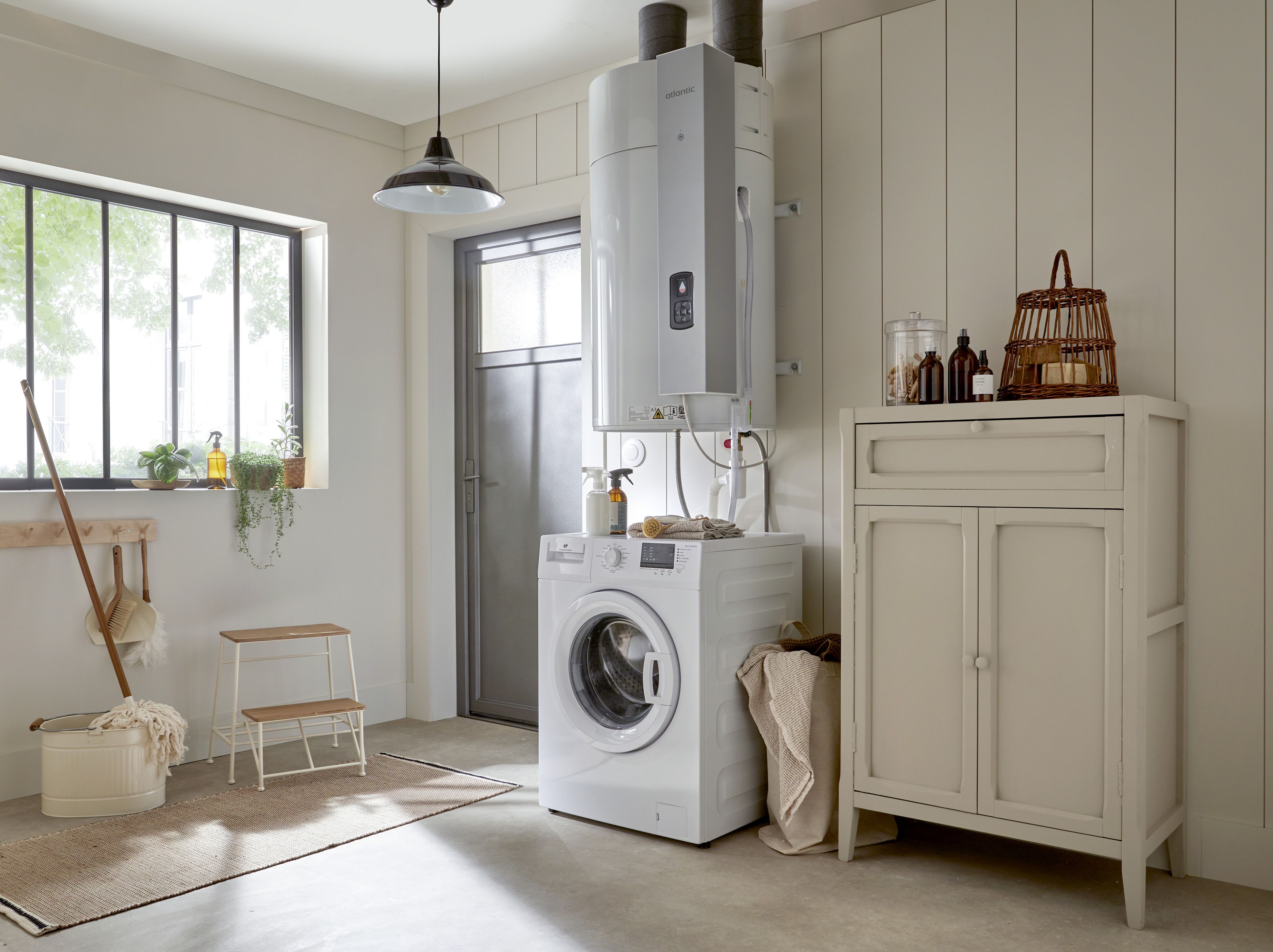 Calypso connecté vertical R290 mural 100L par Atlantic